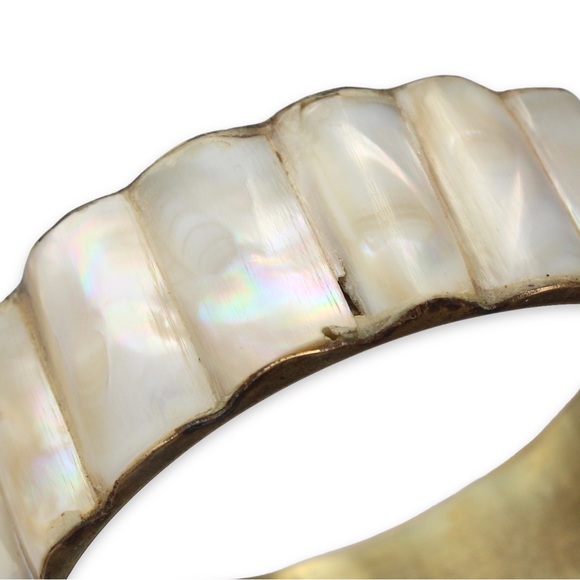 Vintage Mother of Pearl Brass Bangle Bracelet Iridescent Shell Inlay Bohemian - Picture 3 of 4